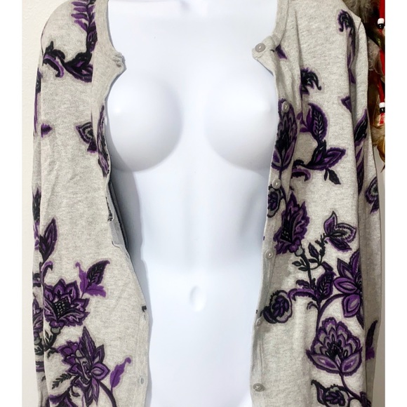 3/$15 Floral Cardigan - Picture 6 of 7